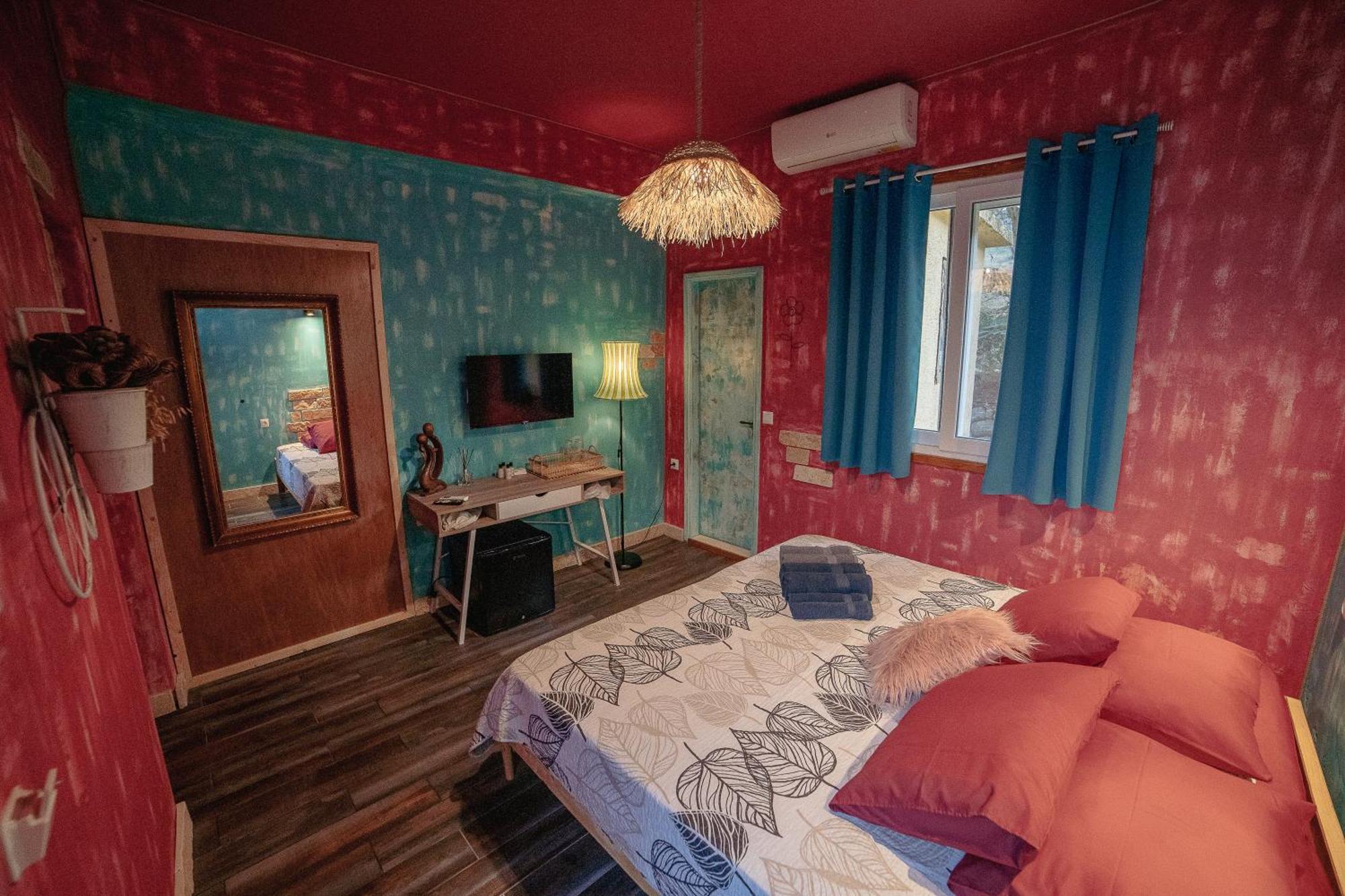 Antares Boutique Guesthouse Perama  Dış mekan fotoğraf