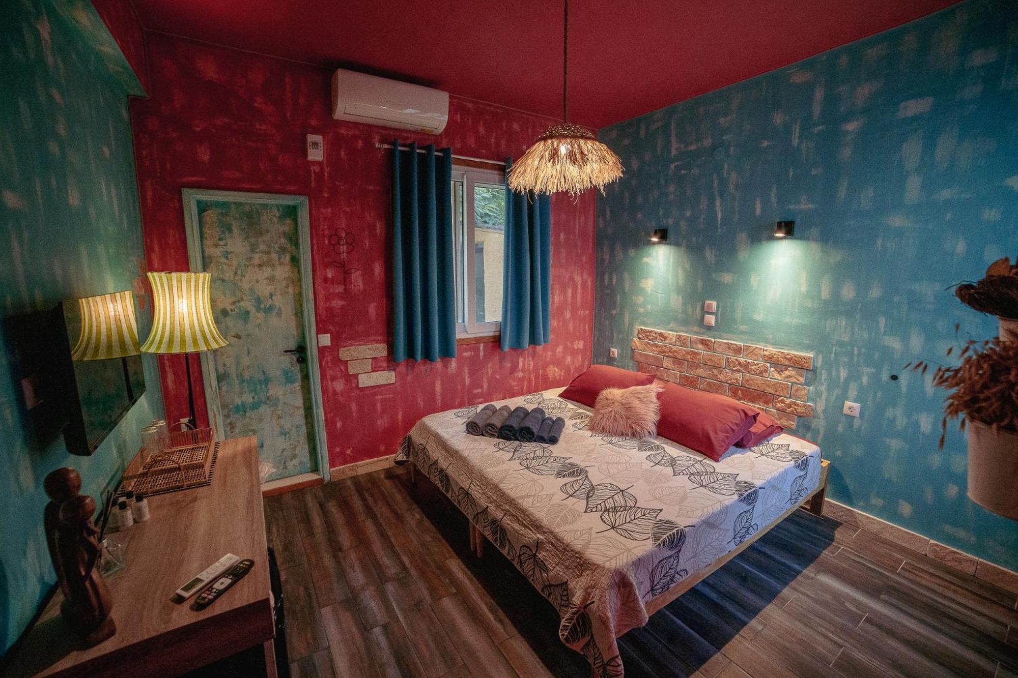 Antares Boutique Guesthouse Perama  Dış mekan fotoğraf