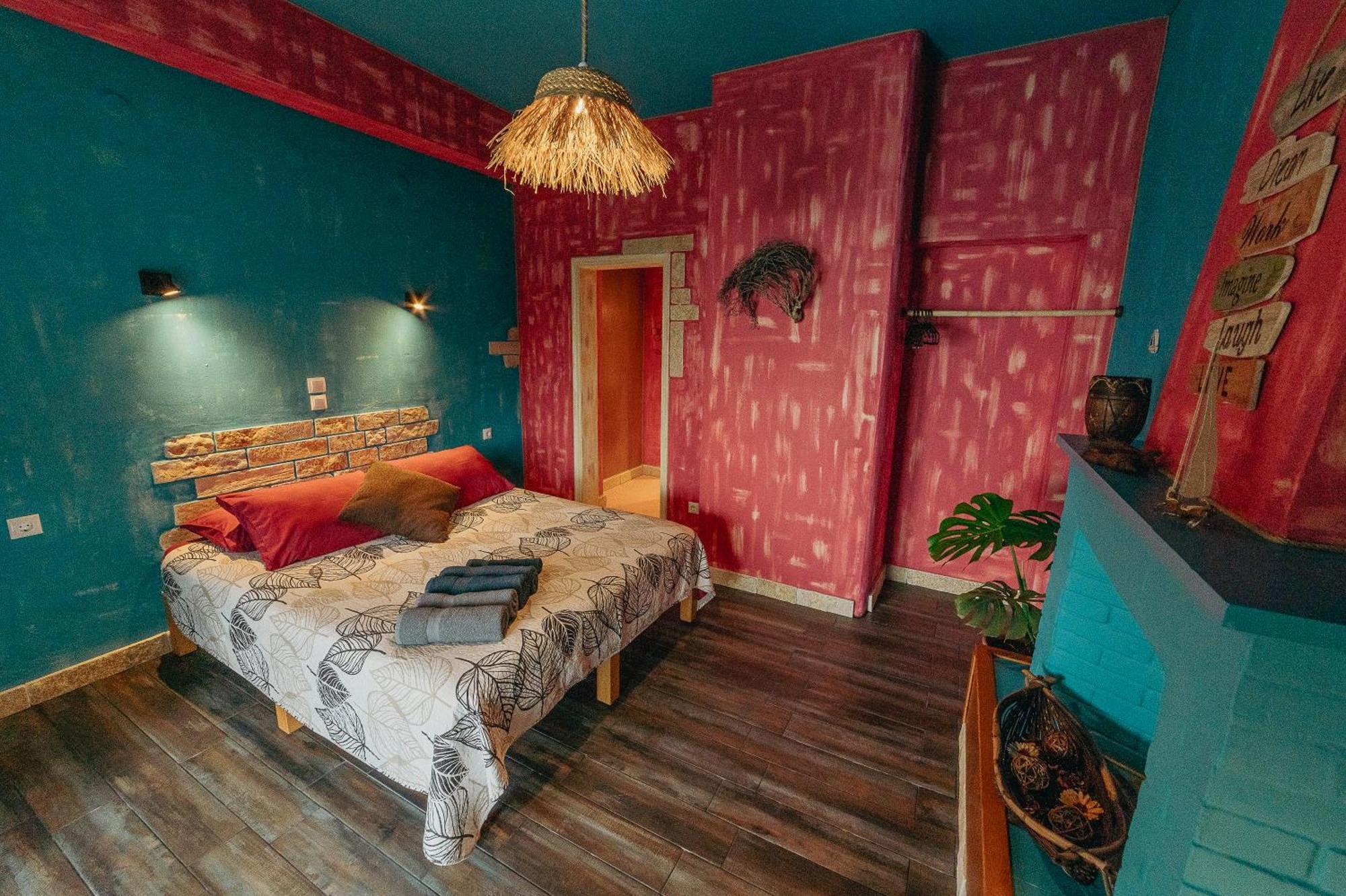 Antares Boutique Guesthouse Perama  Dış mekan fotoğraf