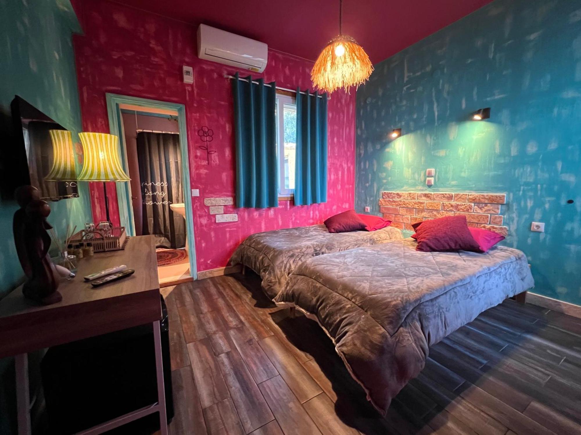 Antares Boutique Guesthouse Perama  Dış mekan fotoğraf